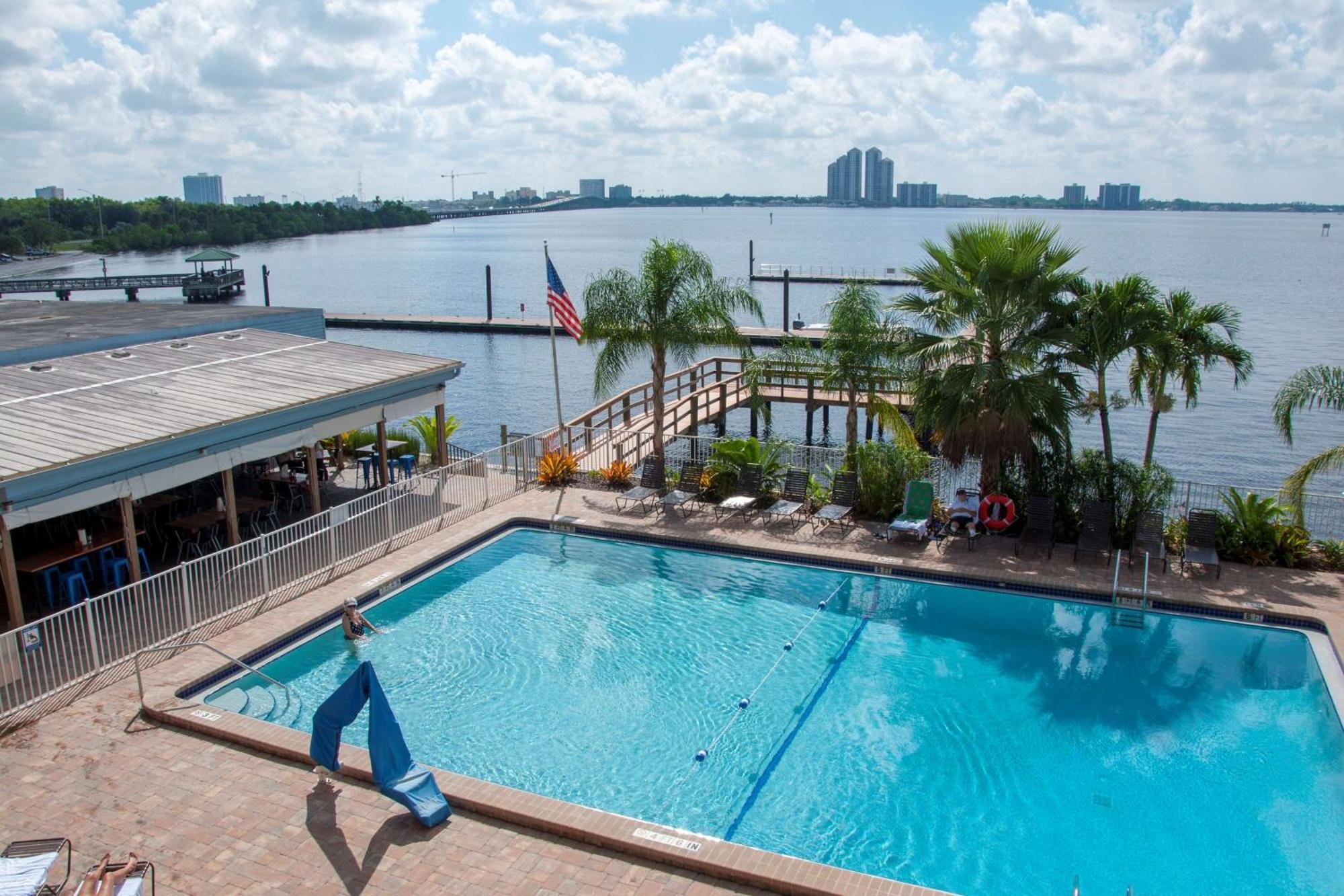 Best Western Fort Myers Waterfront Норт-Форт-Маєрс Екстер'єр фото
